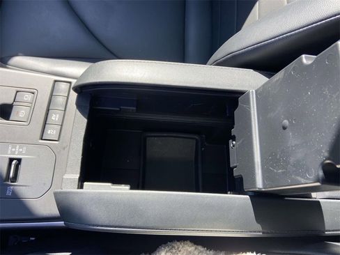 Used 2022 Toyota Highlander XLE image 25