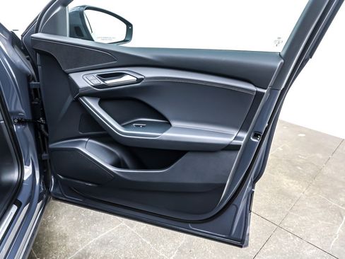 Used 2025 Audi Q6 e-tron Premium w/ Convenience Package image 24