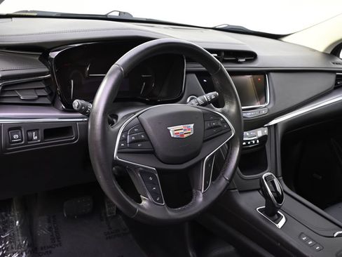 Used 2017 Cadillac XT5 Luxury w/ Driver Awareness Package AWD/4WD image 11