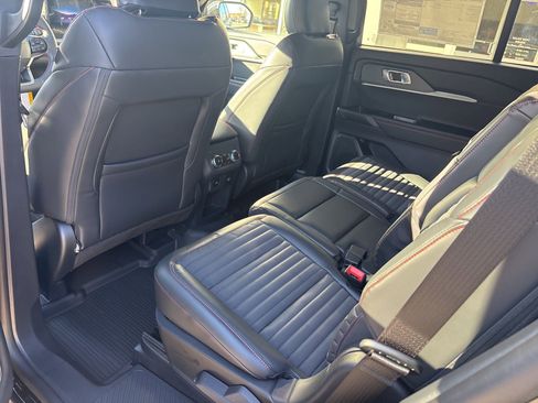 New 2026 Ford Explorer ST-Line w/ ST-Line Street Pack image 15