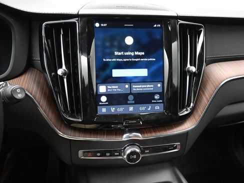 Used 2023 Volvo XC60 T8 Ultimate w/ Climate Package image 12