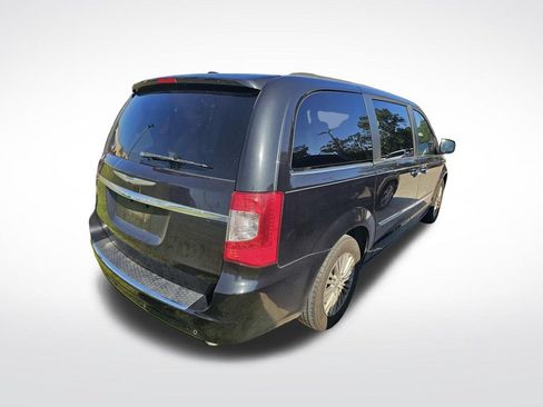 Used 2015 Chrysler Town & Country Touring-L w/ Driver Convenience Group FWD image 19