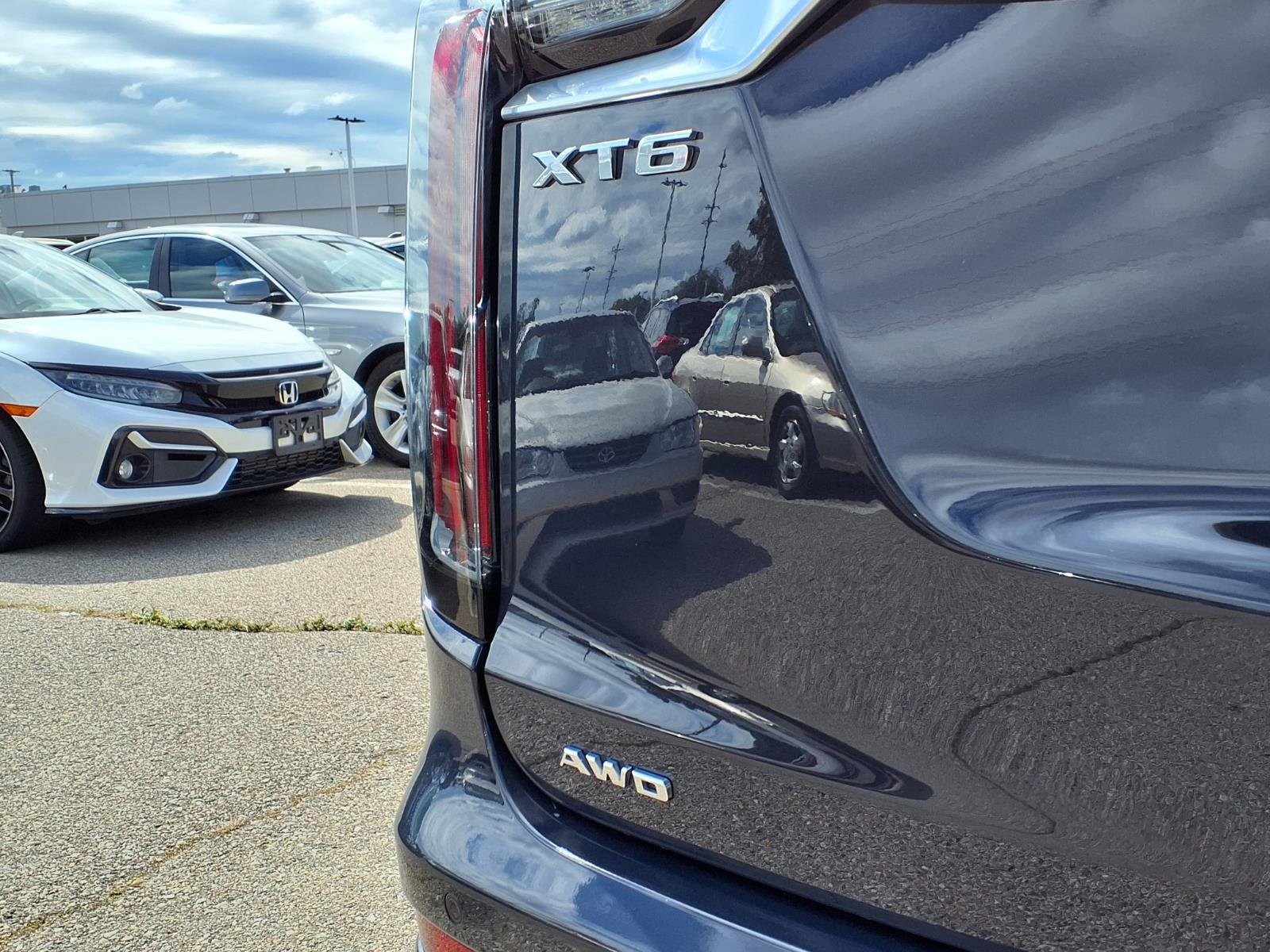 Used 2025 Cadillac XT6 Sport AWD/4WD image 9