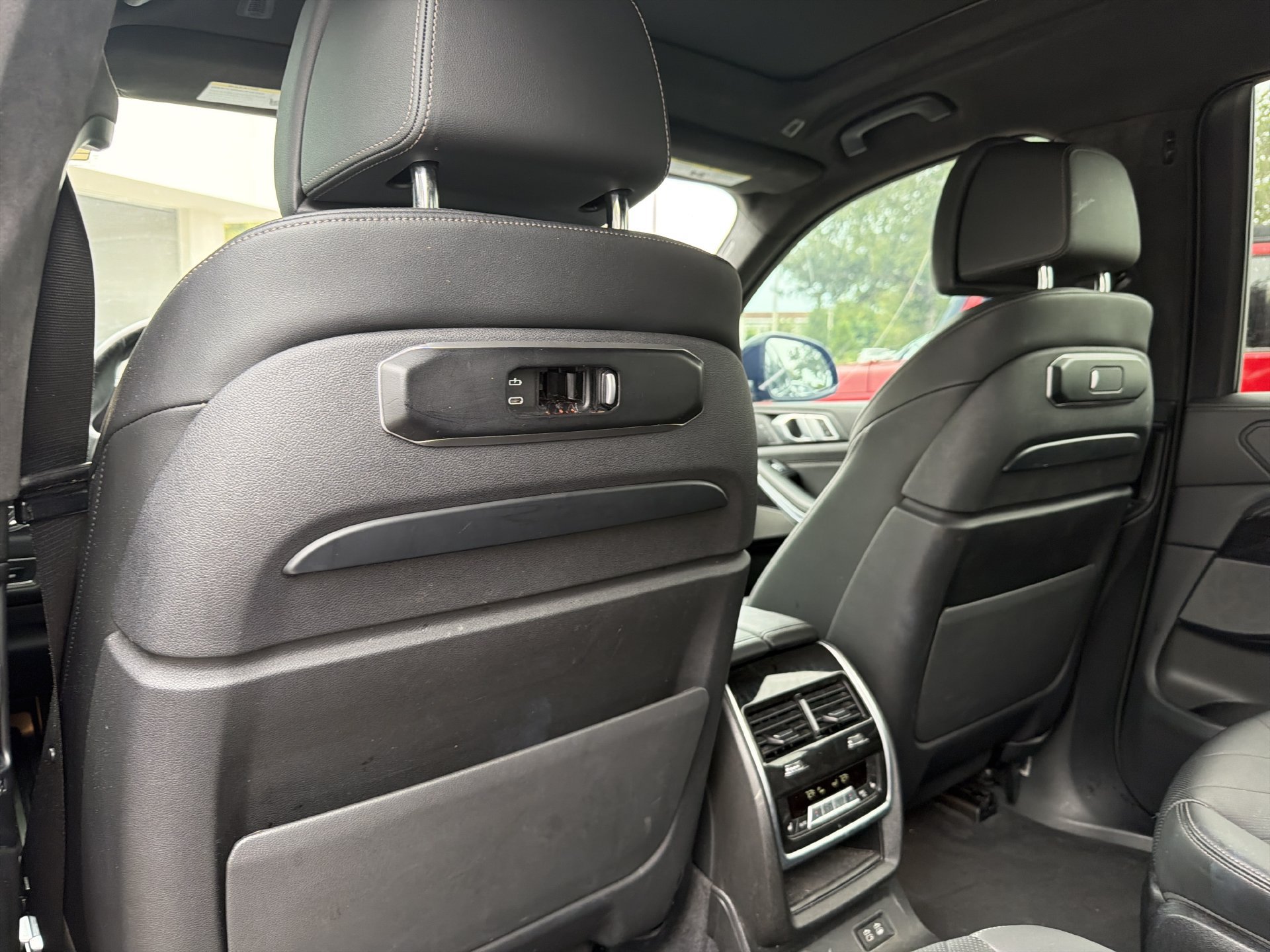 Used 2024 BMW X7 xDrive40i w/ Executive Package AWD/4WD image 21