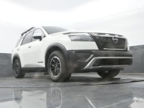 Used 2025 Nissan Pathfinder Rock Creek AWD/4WD image 9