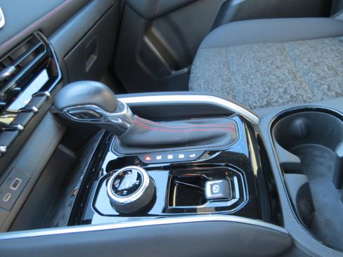 Used 2023 Chevrolet Colorado Z71 w/ Z71 Convenience Package 2 image 16