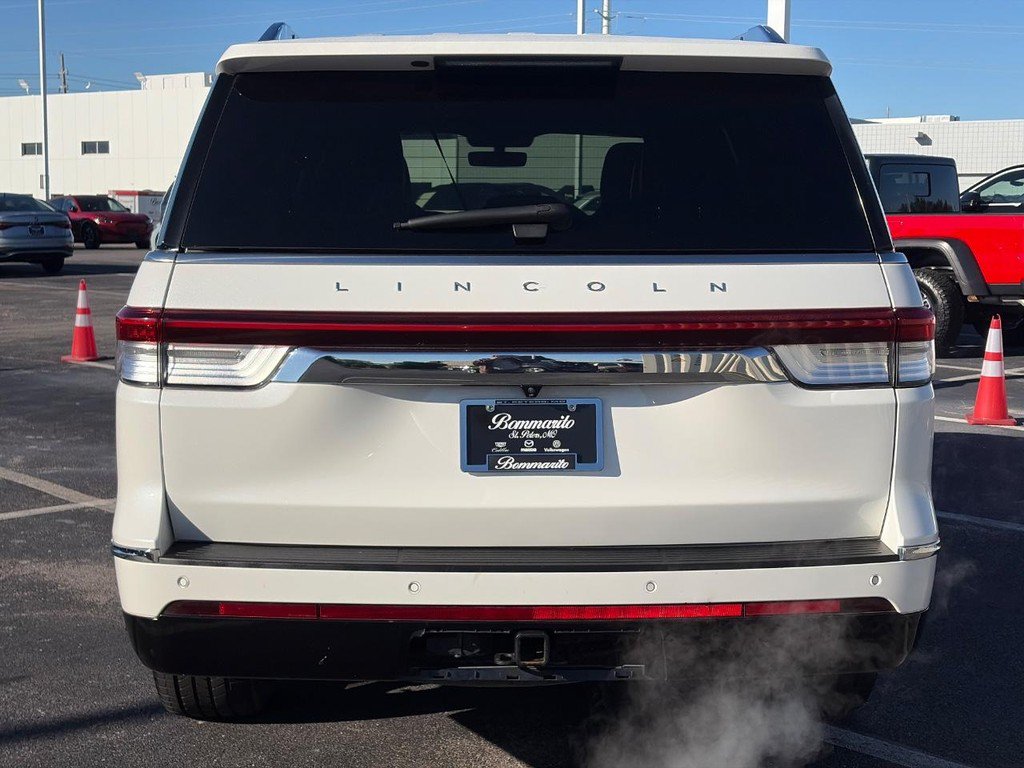 Used 2023 Lincoln Navigator Reserve AWD/4WD image 6