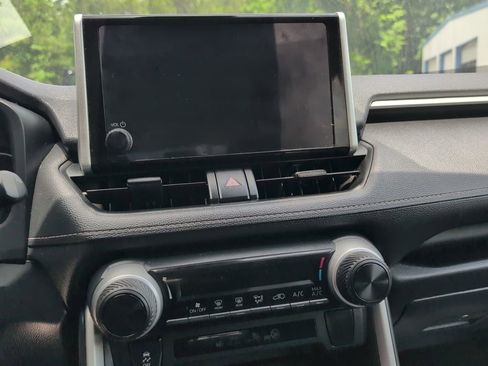 Used 2023 Toyota RAV4 LE FWD image 9