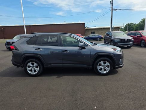 Used 2020 Toyota RAV4 XLE w/ Convenience Package AWD/4WD image 2