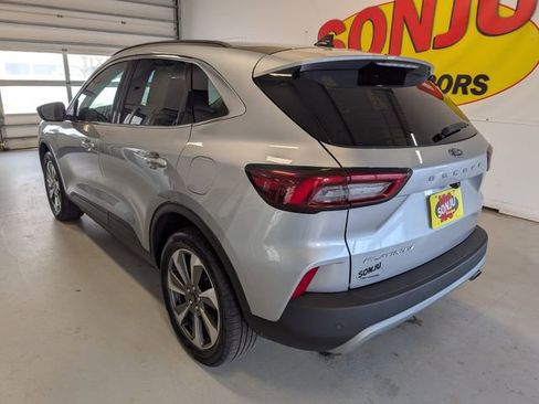 Used 2024 Ford Escape Platinum AWD/4WD image 3