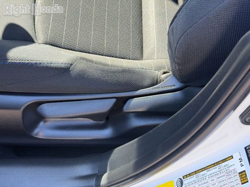 Used 2022 Toyota Corolla SE w/ Carpet Mat Package (TMS) image 10