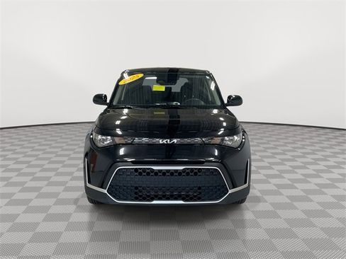 Used 2025 Kia Soul LX image 3