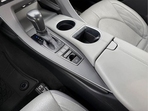 Used 2020 Toyota Avalon Limited w/ Advanced Safety Package FWD image 18