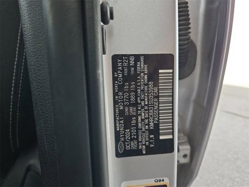 Used 2025 Hyundai Venue SEL image 37