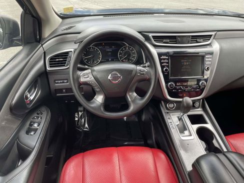 Used 2021 Nissan Murano S image 2