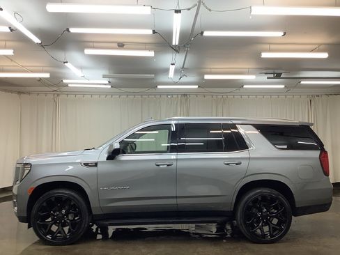 Used 2024 GMC Yukon SLE w/ Gmc Pro Safety Plus Package image 11