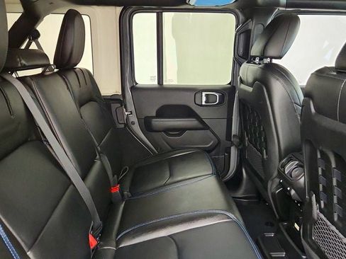 Used 2022 Jeep Wrangler Unlimited Rubicon 4xe w/ Cold Weather Group AWD/4WD image 24
