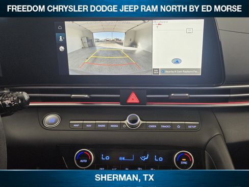 Used 2024 Hyundai Elantra SEL image 12