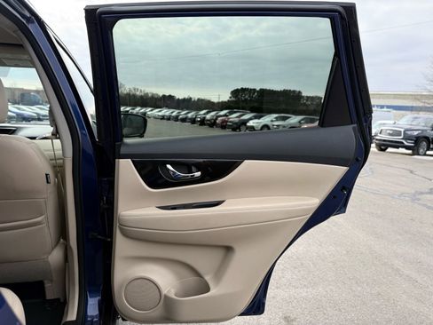 Used 2020 Nissan Rogue SL image 23