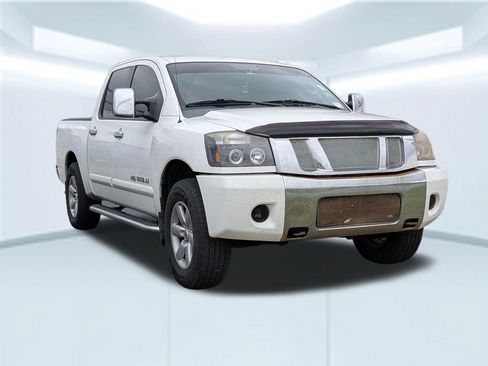 Used 2010 Nissan Titan SE w/ SE Premium Utility Pkg RWD image 6
