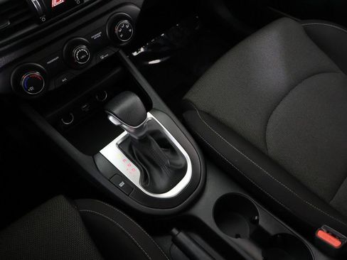 Used 2022 Kia Forte LXS w/ LXS Technology Package FWD image 43