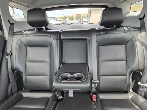 Used 2024 GMC Terrain SLT image 23