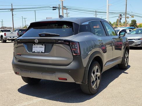 Used 2025 Nissan Kicks SV FWD image 12