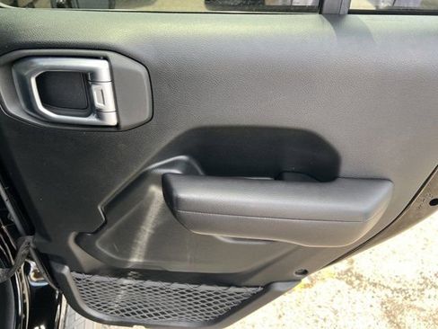 Used 2019 Jeep Wrangler Unlimited Sport S AWD/4WD image 19