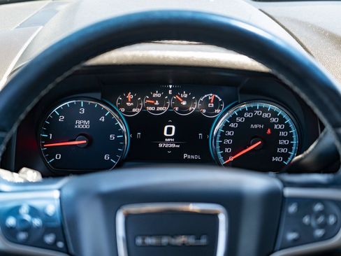 Used 2019 GMC Yukon Denali w/ Denali Ultimate Package AWD/4WD image 24