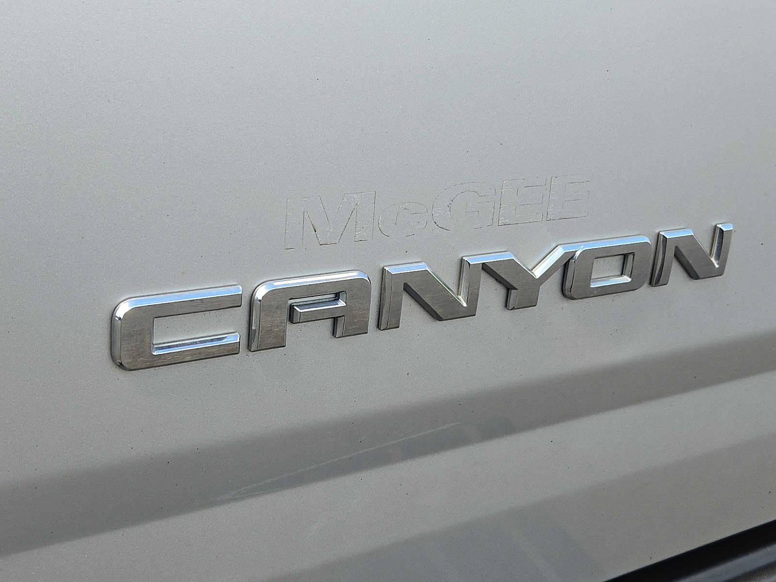 Used 2015 GMC Canyon SLE w/ All-Terrain Package AWD/4WD image 29