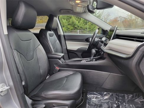 Certified 2022 Jeep Compass Limited image 24