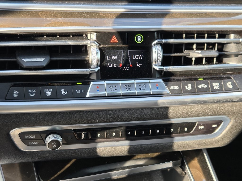 Used 2022 BMW X5 sDrive40i w/ Luxury Seating Package RWD image 19