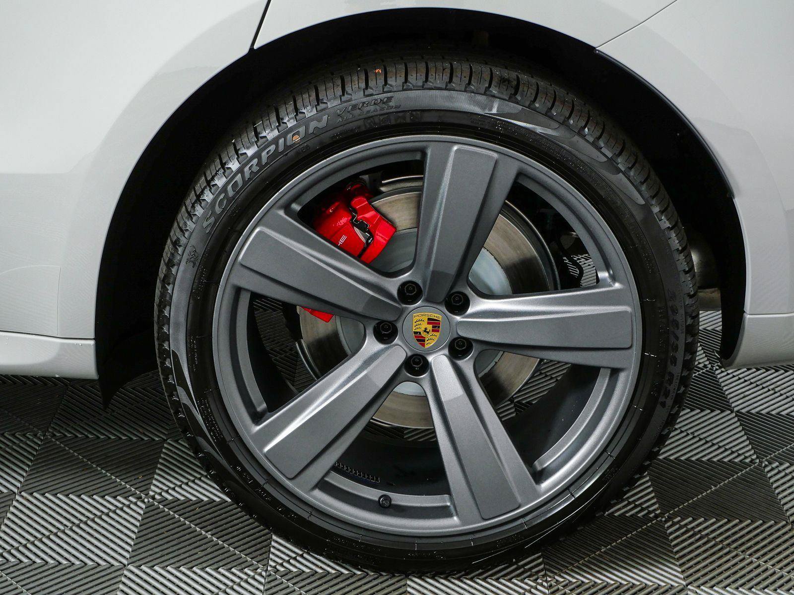 New 2026 Porsche Macan GTS AWD/4WD image 39