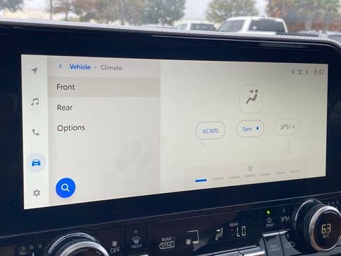 Used 2024 Toyota Highlander Platinum image 23