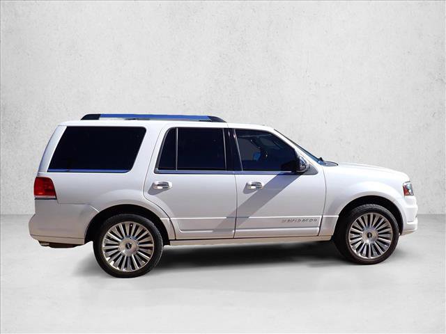 Used 2015 Lincoln Navigator 4WD image 11