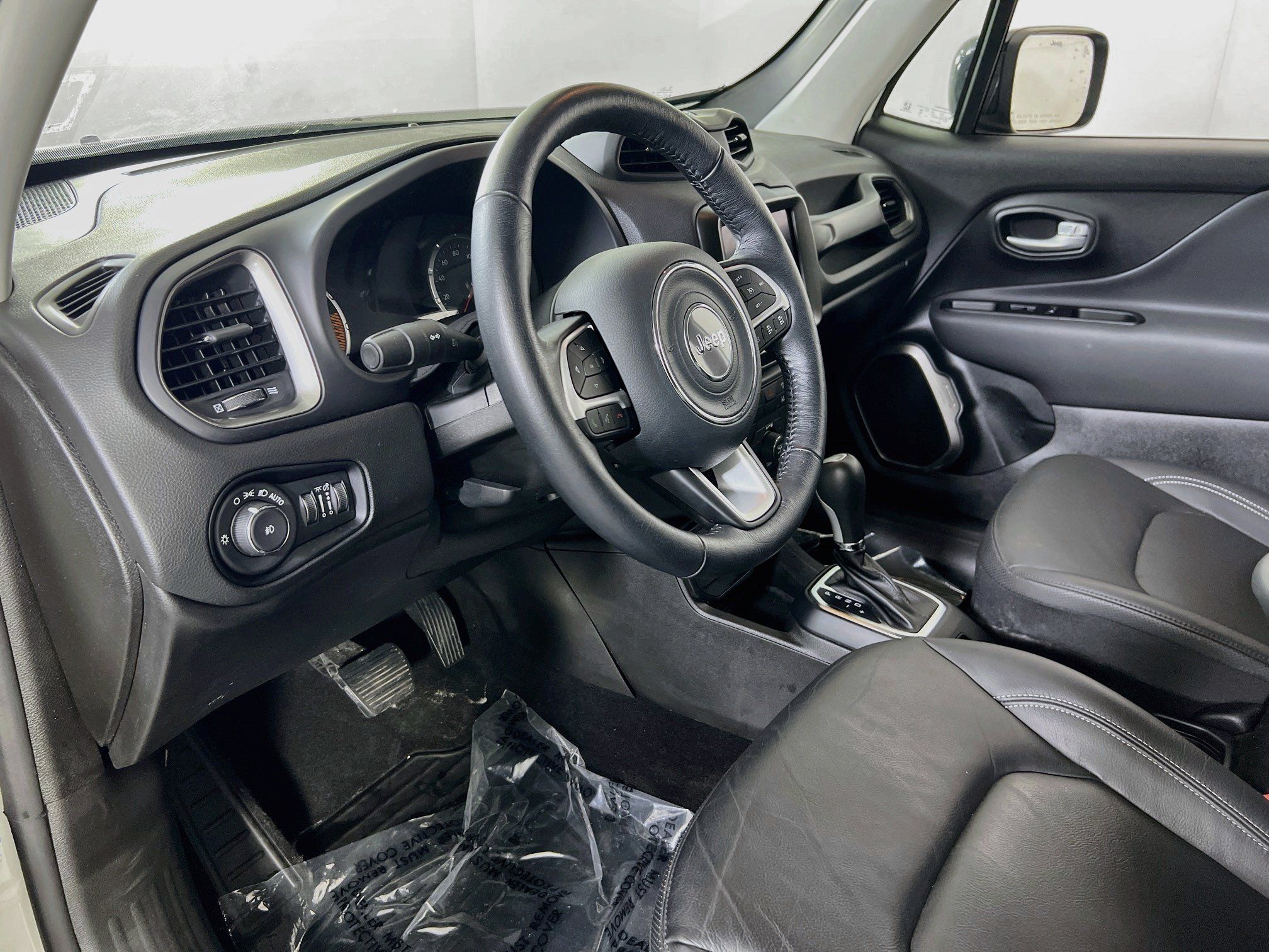 Used 2023 Jeep Renegade Limited AWD/4WD image 9
