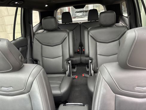 Used 2025 Cadillac XT6 Premium Luxury image 35