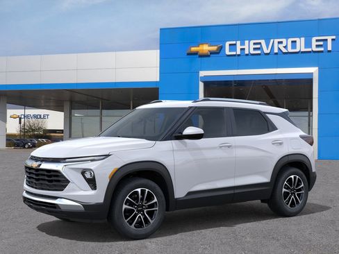 New 2026 Chevrolet TrailBlazer LT w/ Convenience Package FWD image 2