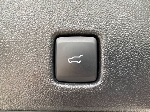Certified 2025 Ford Escape Platinum AWD/4WD image 64