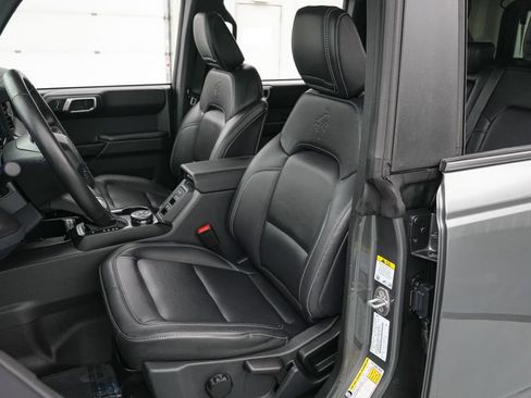 Certified 2025 Ford Bronco Badlands AWD/4WD image 13