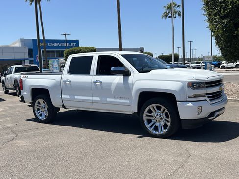 Used 2018 Chevrolet Silverado 1500 LTZ Z71 AWD/4WD image 7