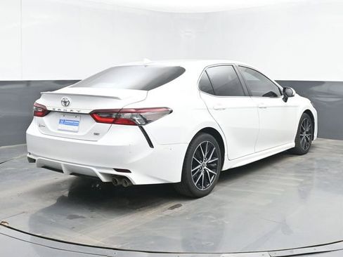 Used 2023 Toyota Camry SE FWD image 10