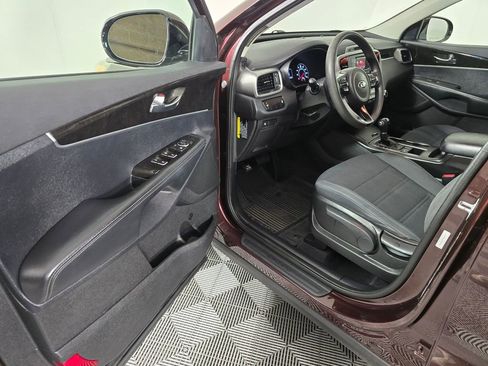 Used 2016 Kia Sorento LX image 21