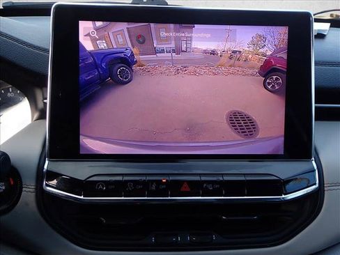 Used 2022 Jeep Compass Limited w/ Sun and Sound Group image 18