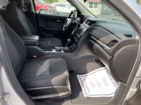 Used 2017 Chevrolet Traverse LT AWD/4WD image 32
