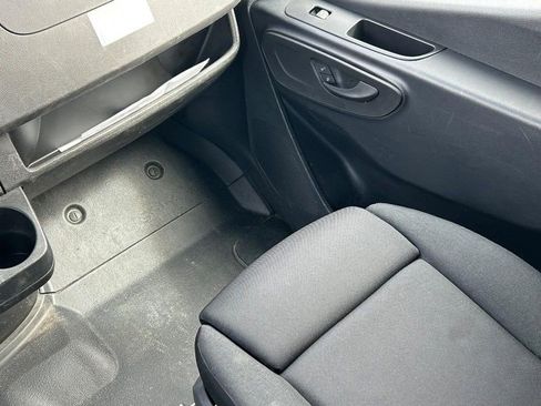 Used 2024 Mercedes-Benz Sprinter 2500 image 13