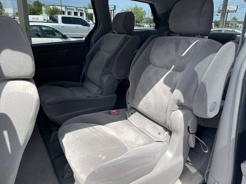 Used 2008 Toyota Sienna LE FWD image 8