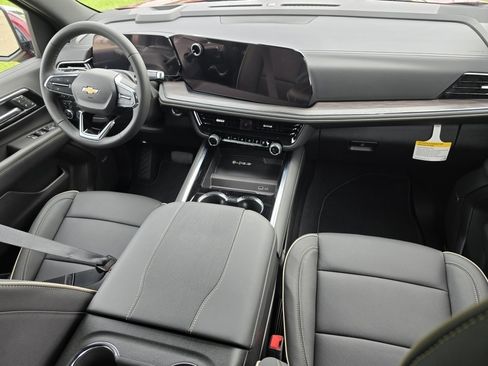New 2025 Chevrolet Suburban Premier image 15