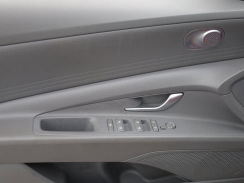Used 2024 Hyundai Elantra SEL FWD image 20