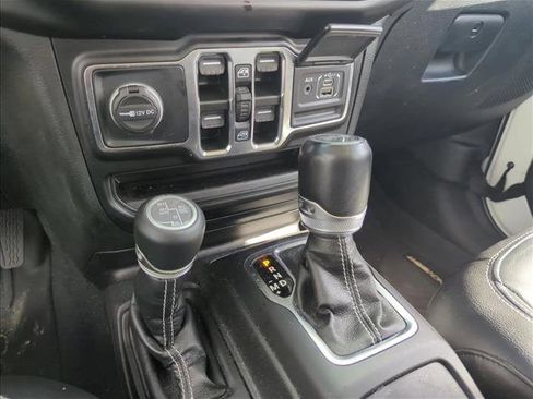 Used 2022 Jeep Wrangler Unlimited Sahara w/ Cold Weather Group image 10